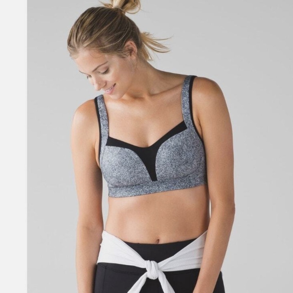 *Lululemon Ta Ta Tamer III high support Rio mist white black bra 36D